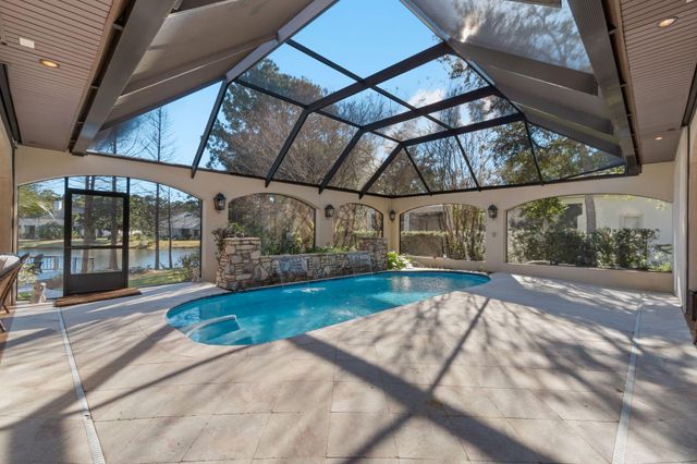 437 Admiral Court, Destin, FL 32541