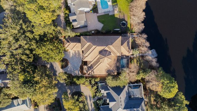 437 Admiral Court, Destin, FL 32541