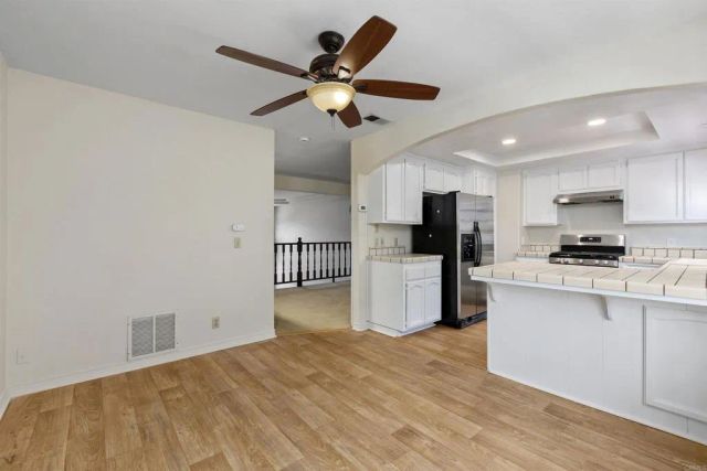 2583 Navarra Drive D, Carlsbad, CA 92009
