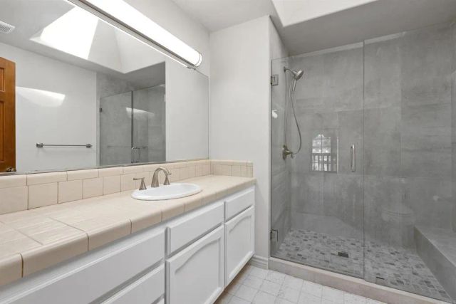 2583 Navarra Drive D, Carlsbad, CA 92009