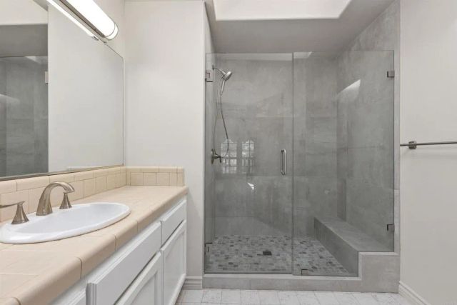 2583 Navarra Drive D, Carlsbad, CA 92009
