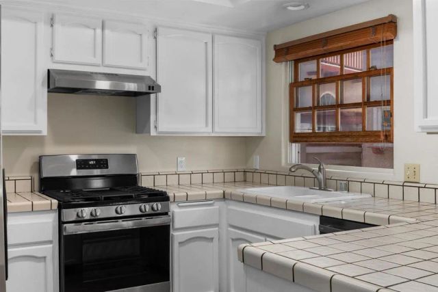 2583 Navarra Drive D, Carlsbad, CA 92009