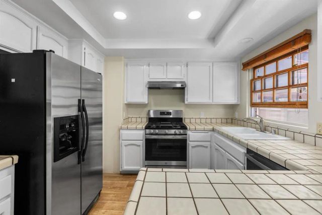 2583 Navarra Drive D, Carlsbad, CA 92009