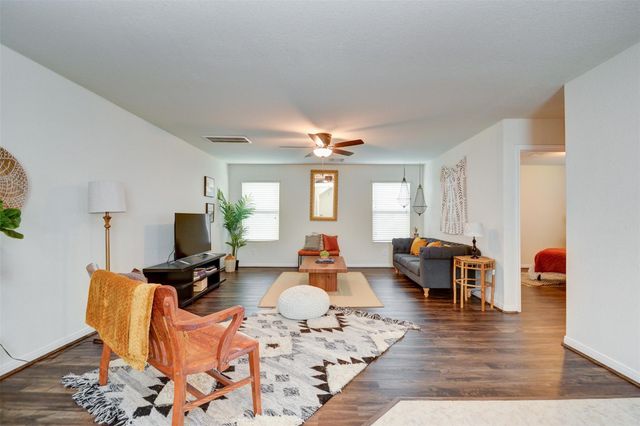 6807 Alum Rock Lane, Houston, TX 77048