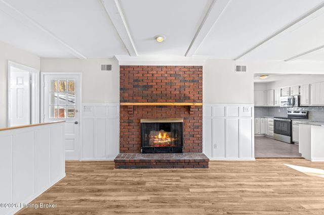 8199 Arnoldtown Rd, Louisville, KY 40214