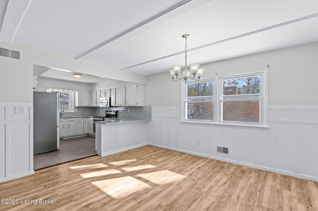 8199 Arnoldtown Rd, Louisville, KY 40214