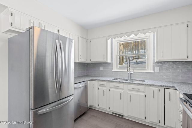 8199 Arnoldtown Rd, Louisville, KY 40214