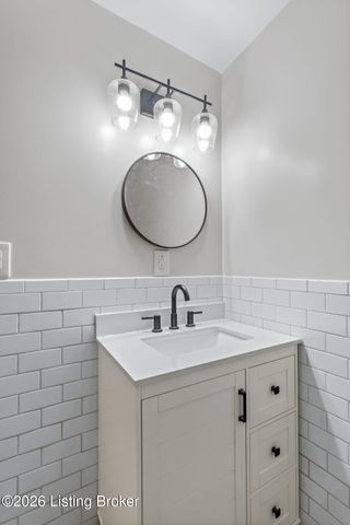 8199 Arnoldtown Rd, Louisville, KY 40214