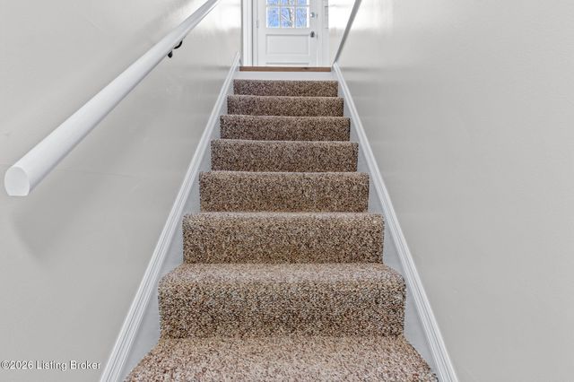 8199 Arnoldtown Rd, Louisville, KY 40214