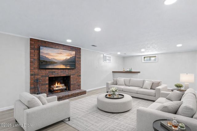 8199 Arnoldtown Rd, Louisville, KY 40214