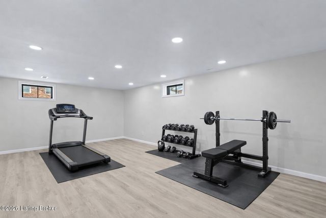 8199 Arnoldtown Rd, Louisville, KY 40214