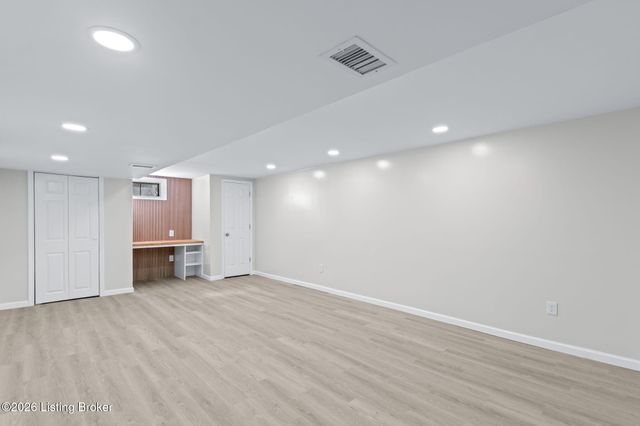 8199 Arnoldtown Rd, Louisville, KY 40214