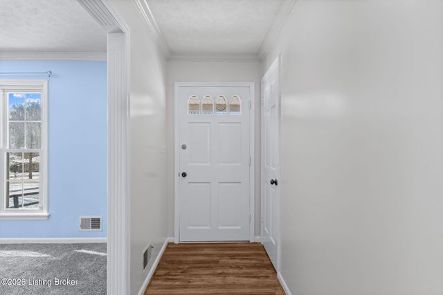 8199 Arnoldtown Rd, Louisville, KY 40214