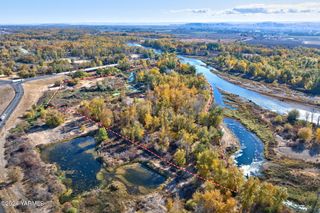 181 Quick Ln, Zillah, WA 98953