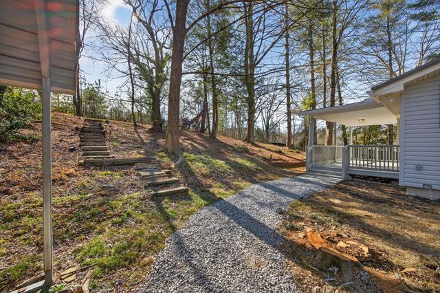 86 West Drive, Rossville, GA 30741