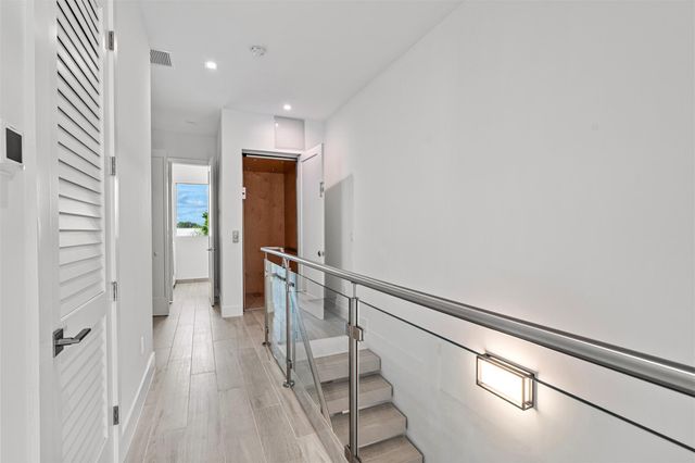 9 SE 11th Ave, Fort Lauderdale, FL 33301