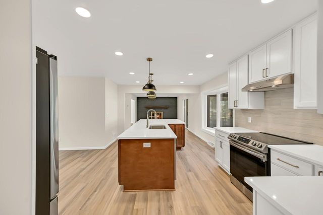 20300 Yorktown COURT, Brookfield, WI 53045