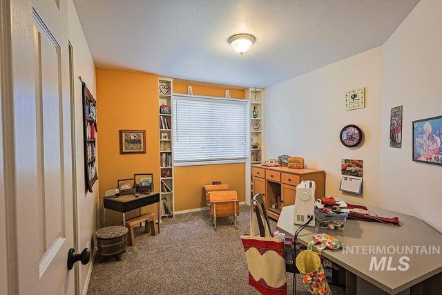 2628 Elizabeth Blvd, Twin Falls, ID 83301