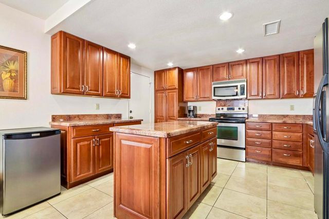 6110 Saint Andrews Plaza, Palm Springs, CA 92264