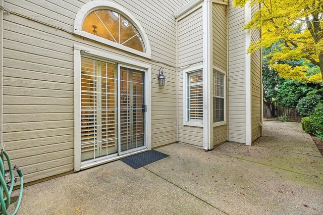 139 River Chase Cir, Sacramento, CA 95864