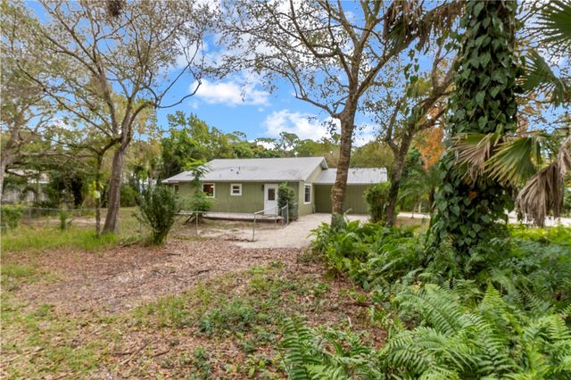 6226 5th Street Street, Vero Beach, FL 32968