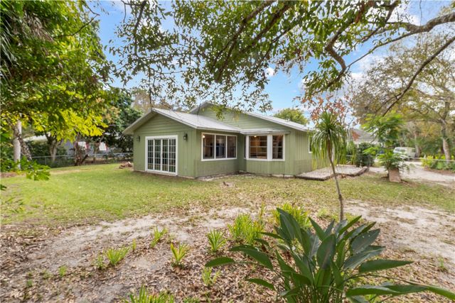 6226 5th Street Street, Vero Beach, FL 32968