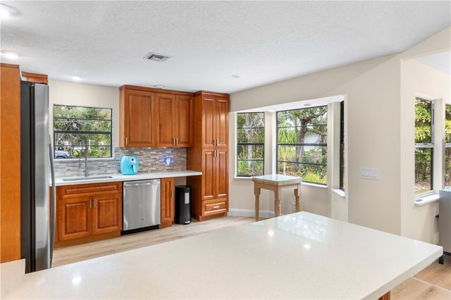 6226 5th Street Street, Vero Beach, FL 32968