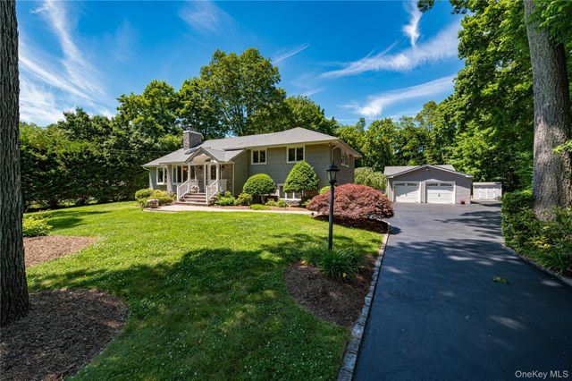 3 Hunter Court, Dix Hills, NY 11746