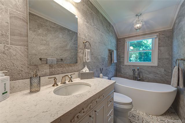 3 Hunter Court, Dix Hills, NY 11746