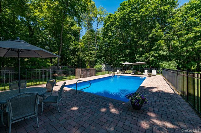 3 Hunter Court, Dix Hills, NY 11746