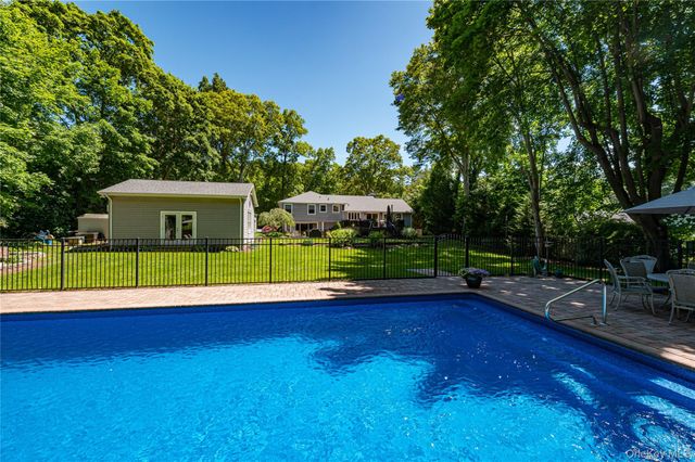3 Hunter Court, Dix Hills, NY 11746