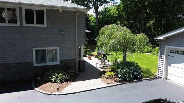 3 Hunter Court, Dix Hills, NY 11746