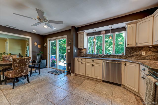 3 Hunter Court, Dix Hills, NY 11746