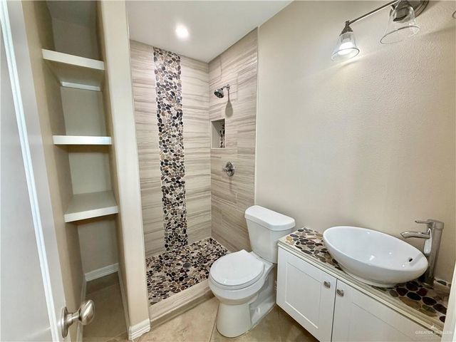 1311 Anahi Street, Alamo, TX 78516