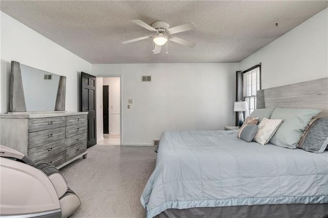 7415 W 74th Street, Overland Park, KS 66204