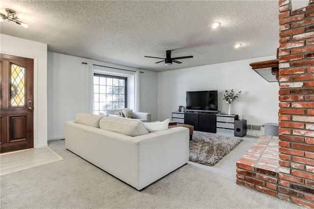 7415 W 74th Street, Overland Park, KS 66204