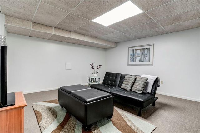 7415 W 74th Street, Overland Park, KS 66204