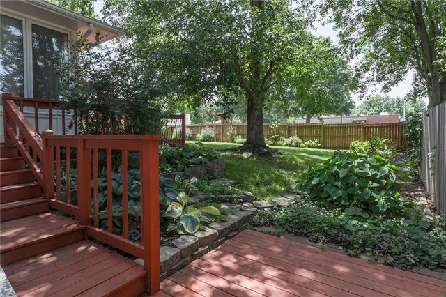 7415 W 74th Street, Overland Park, KS 66204