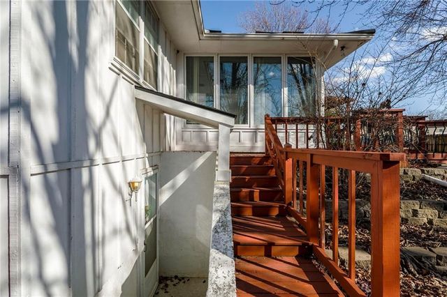 7415 W 74th Street, Overland Park, KS 66204