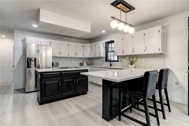 7415 W 74th Street, Overland Park, KS 66204