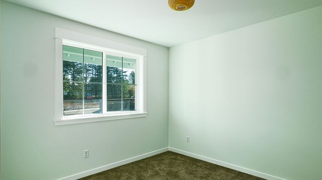 1106 Cascade Loop, Cave Junction, OR 97523