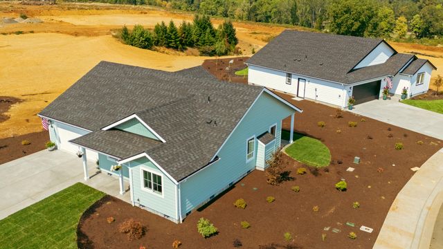 1106 Cascade Loop, Cave Junction, OR 97523