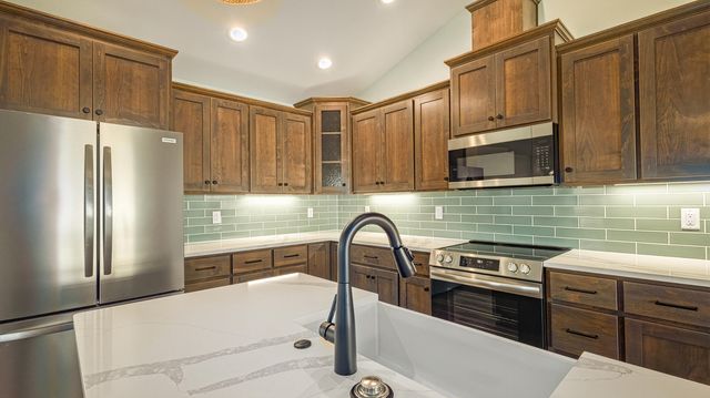 1106 Cascade Loop, Cave Junction, OR 97523