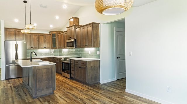 1106 Cascade Loop, Cave Junction, OR 97523