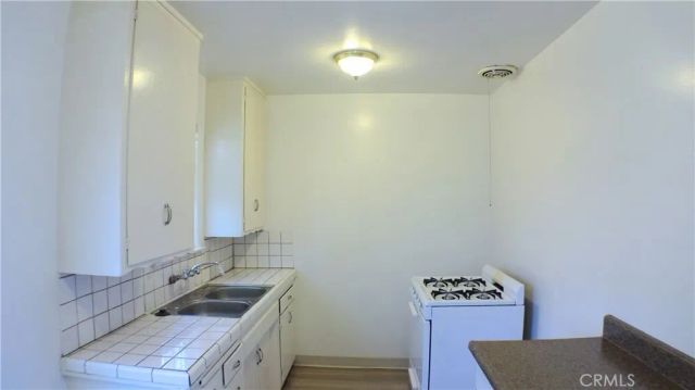 5552 Lewis, Long Beach, CA 90805