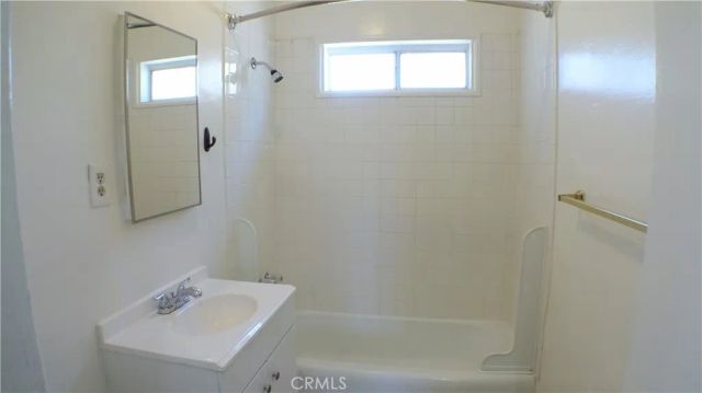 5552 Lewis, Long Beach, CA 90805