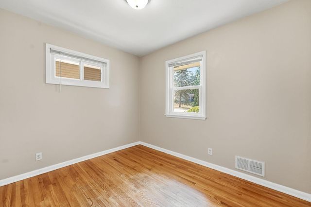 2481. 19th Avenue E, North Saint Paul, MN 55109