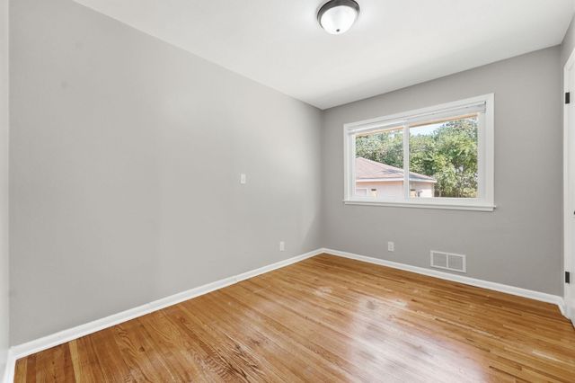 2481. 19th Avenue E, North Saint Paul, MN 55109