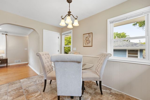 2481. 19th Avenue E, North Saint Paul, MN 55109