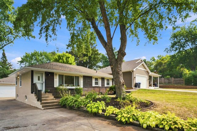 2481. 19th Avenue E, North Saint Paul, MN 55109